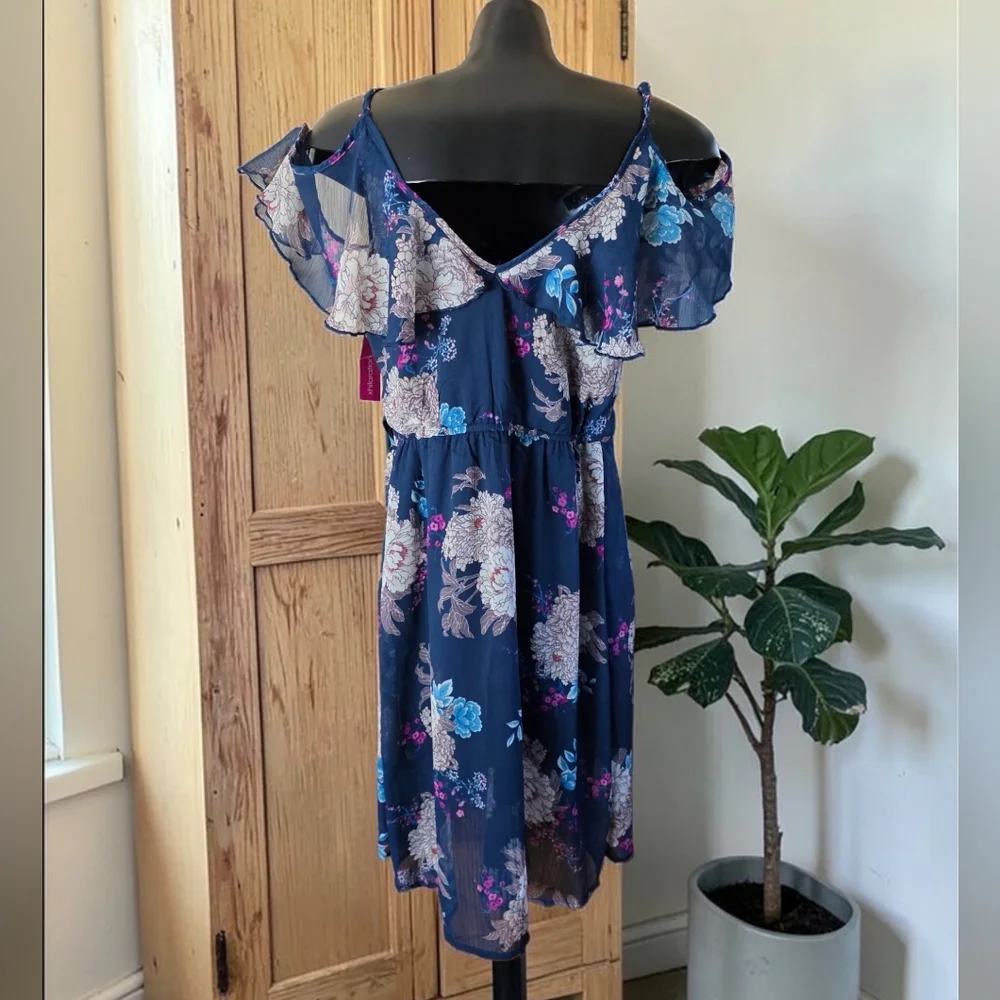 🆕️ Xhilaration Cold Shoulder Faux Wrap Floral Blue Ruffle Dress Size M - Picture 5 of 12